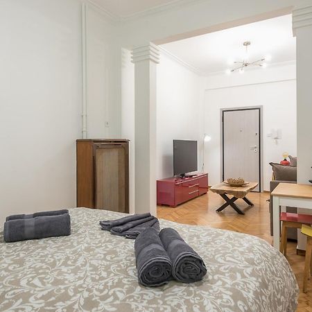 Stylish Luxury Apartment At Ampelokipi Metro Station アテネ エクステリア 写真