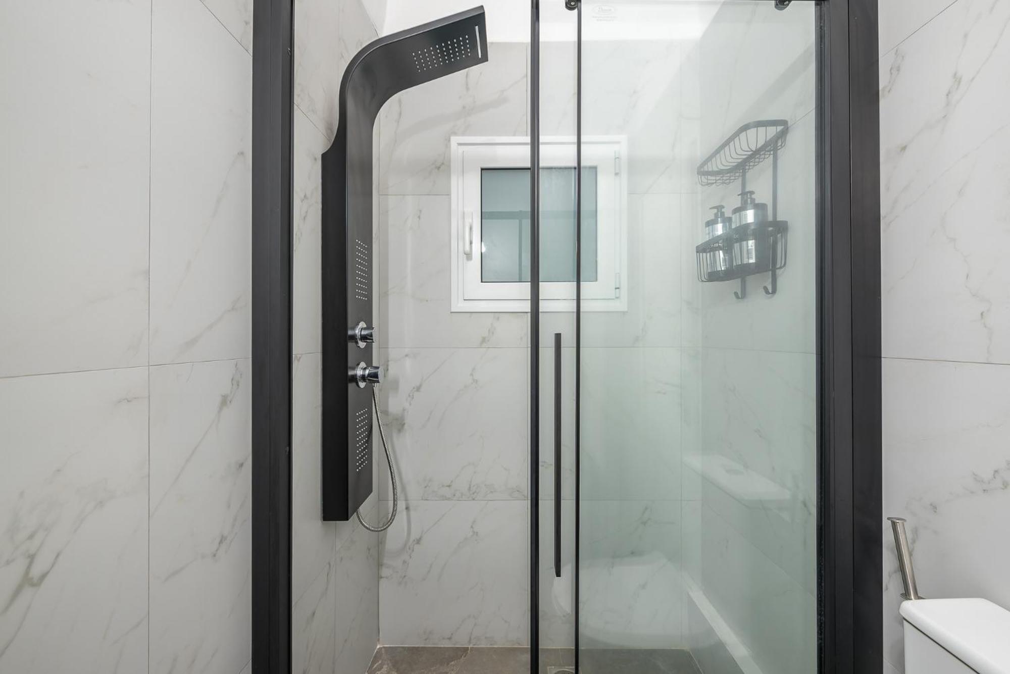 Stylish Luxury Apartment At Ampelokipi Metro Station アテネ エクステリア 写真
