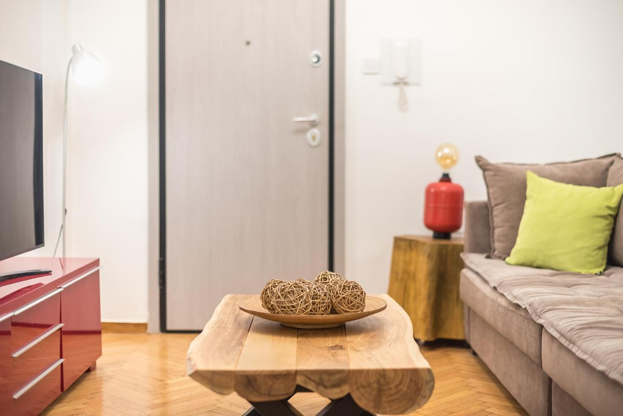 Stylish Luxury Apartment At Ampelokipi Metro Station アテネ エクステリア 写真
